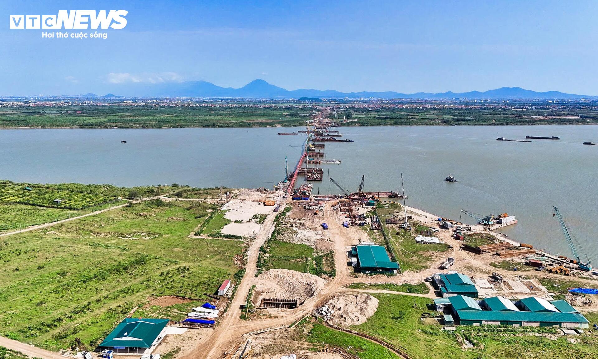 Cận cảnh Vành đai 4 phía Tây Hà Nội sau 2 năm thi công - Ảnh 12