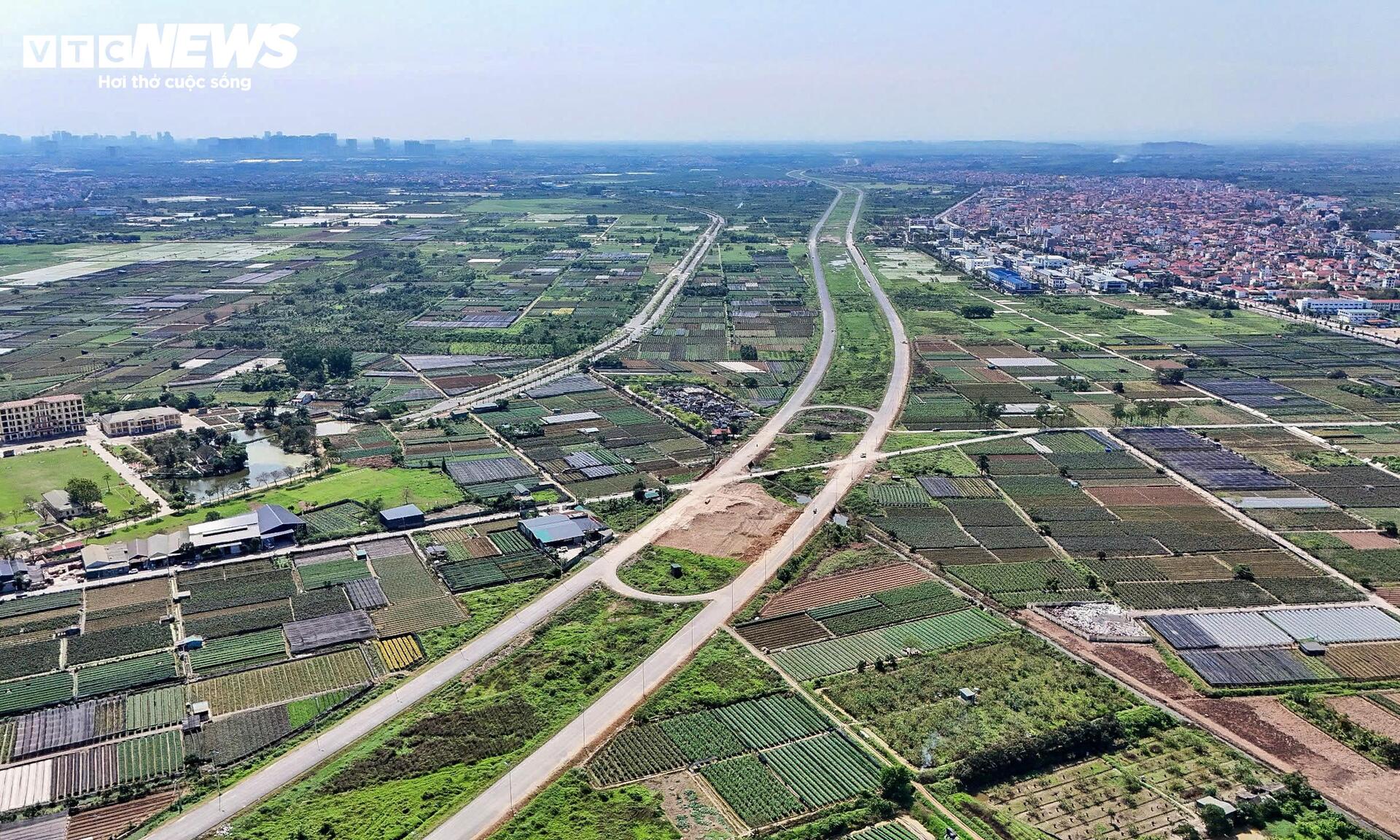 Cận cảnh Vành đai 4 phía Tây Hà Nội sau 2 năm thi công - Ảnh 2