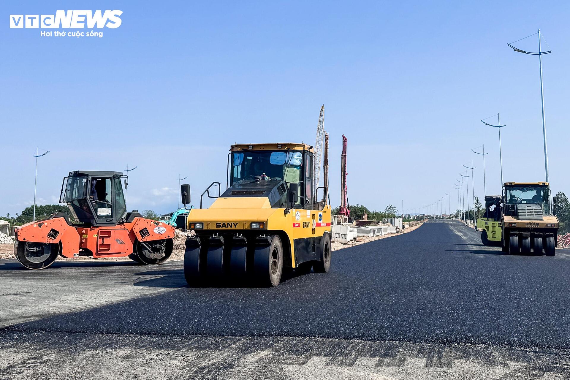 Cận cảnh Vành đai 4 phía Tây Hà Nội sau 2 năm thi công - Ảnh 9