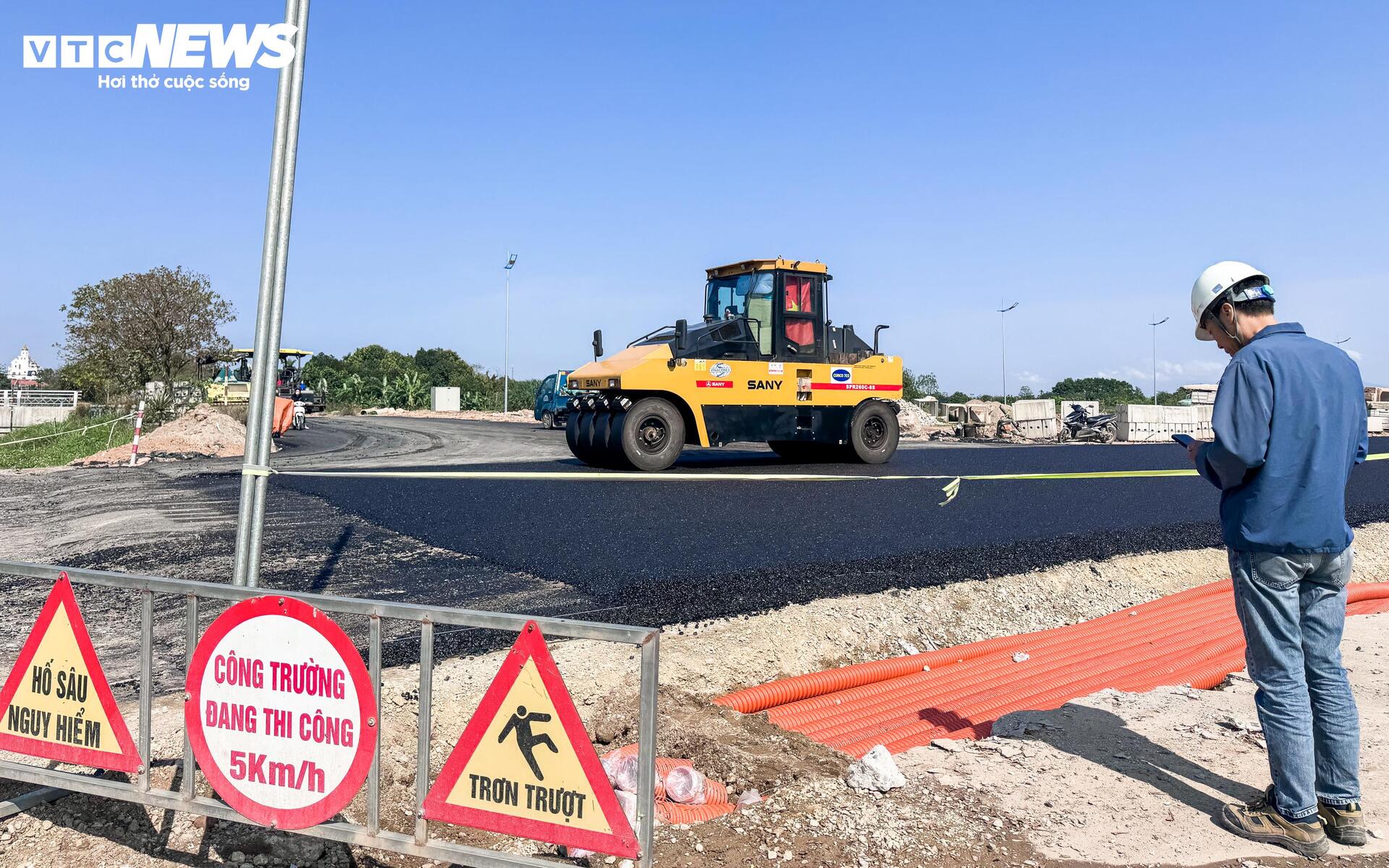 Cận cảnh Vành đai 4 phía Tây Hà Nội sau 2 năm thi công - Ảnh 6