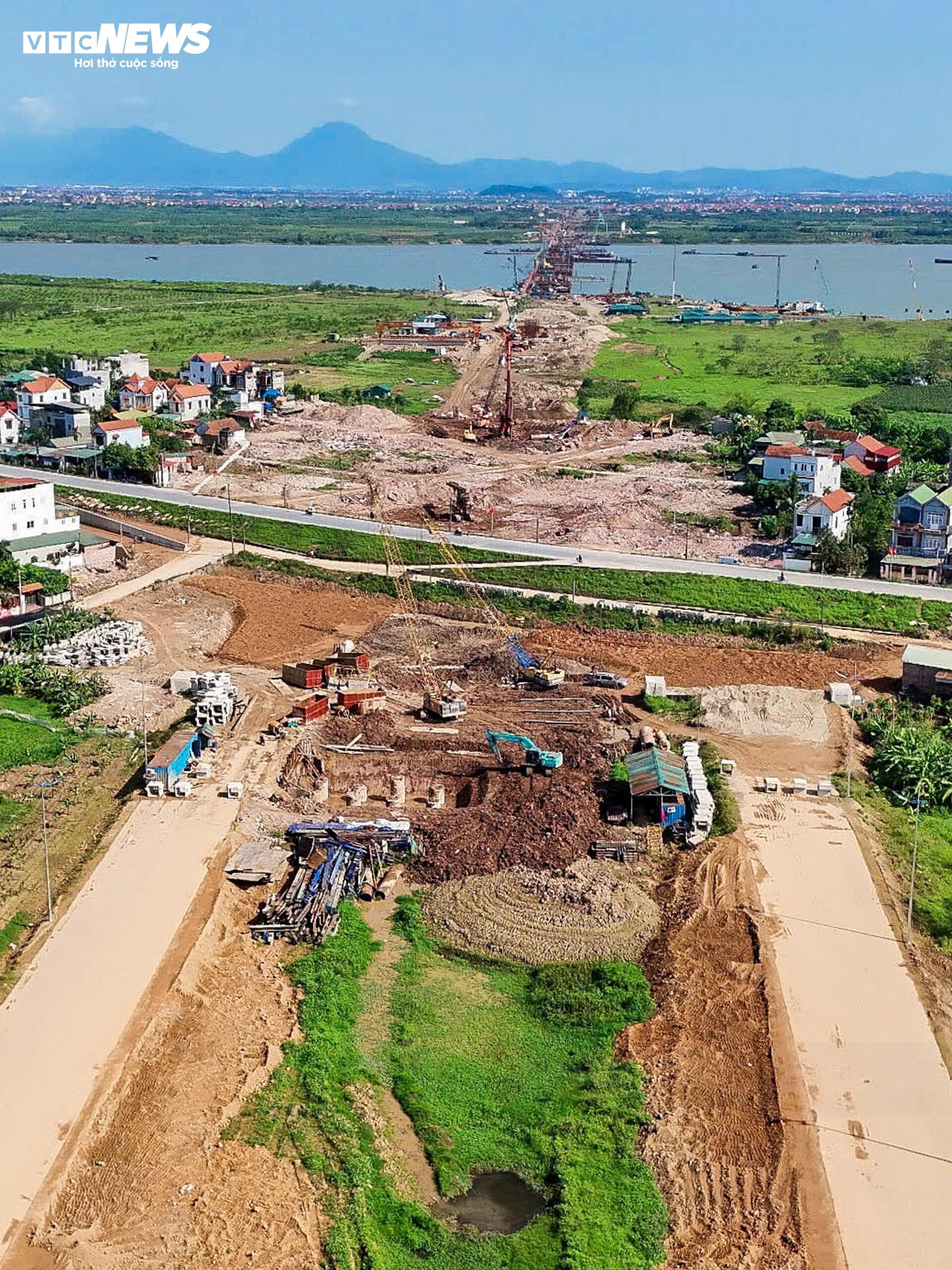 Cận cảnh Vành đai 4 phía Tây Hà Nội sau 2 năm thi công - Ảnh 11