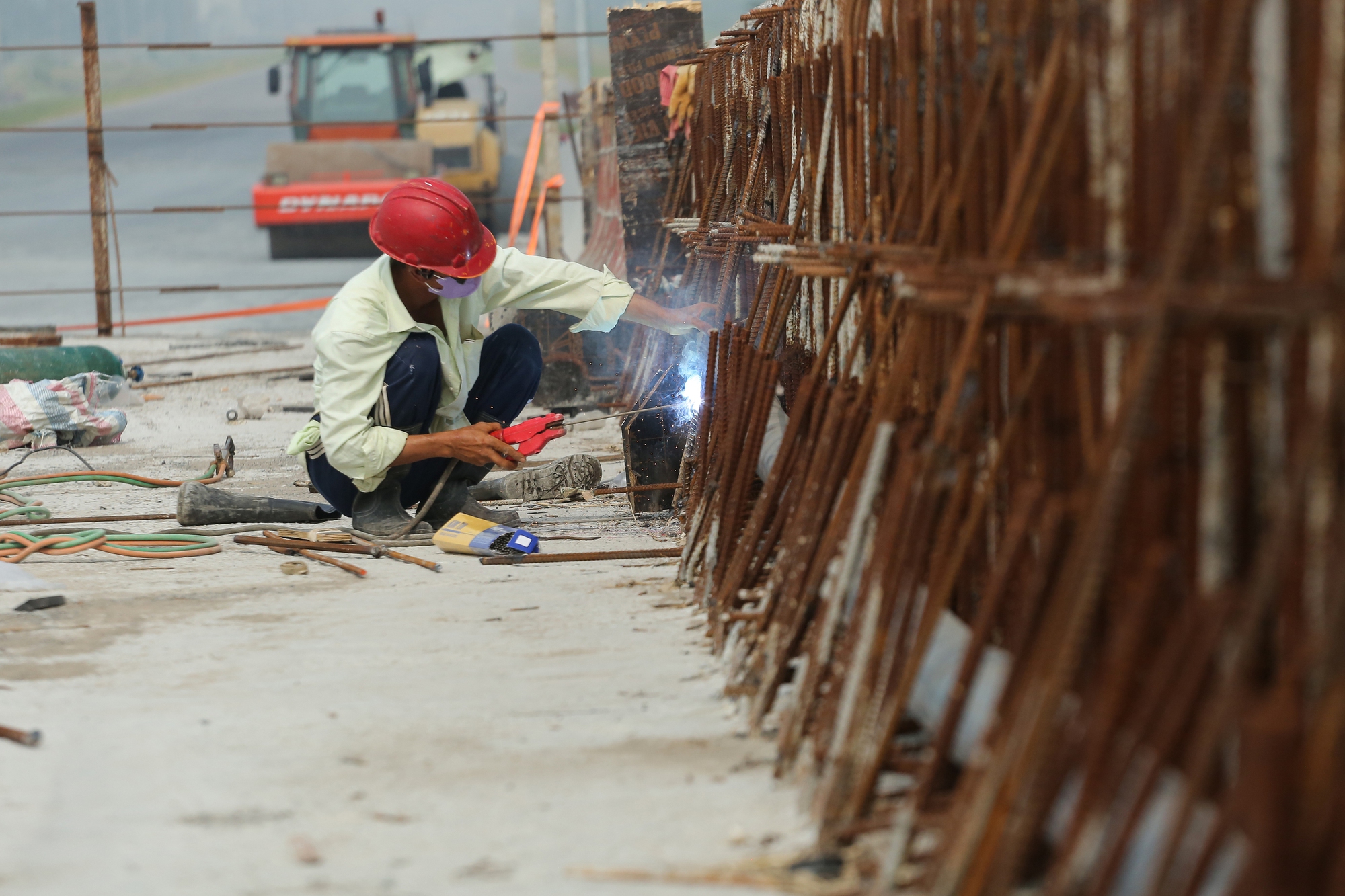 Cận cảnh công trường thi công tuyến đường Vành đai 3-TPHCM qua Tây Ninh - Ảnh 10