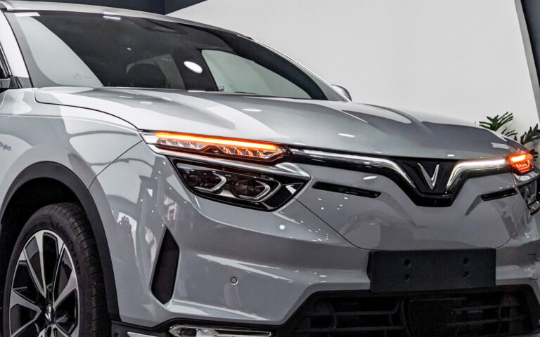 Rộ ảnh SUV VinFast mới đang thử nghiệm: Cỡ như VF 6, cụm đèn đặt cao kiểu VF 8, mâm gần giống VF MPV 7 - Ảnh 4