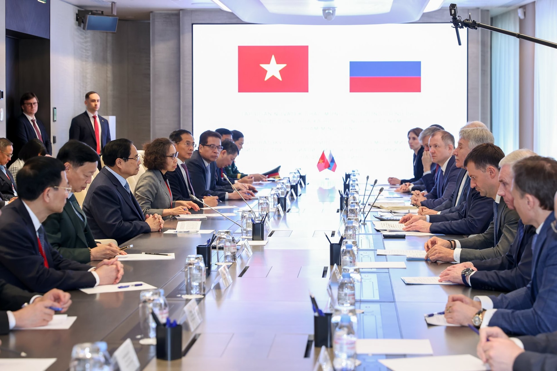 Thăm Tập đoàn khí đốt hàng đầu Nga, Thủ tướng hoan nghênh xây kho cảng LNG, nhà máy điện khí ở Việt Nam - Ảnh 3