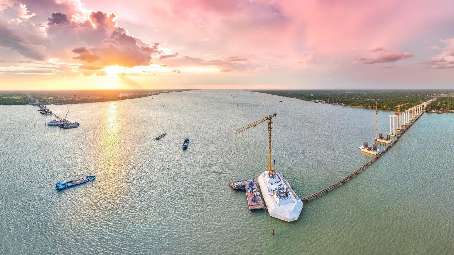 Công trường cầu Đại Ngãi 1 gần 4.000 tỷ đồng tăng tốc giữa áp lực chi phí và khan hiếm vật liệu - Ảnh 8