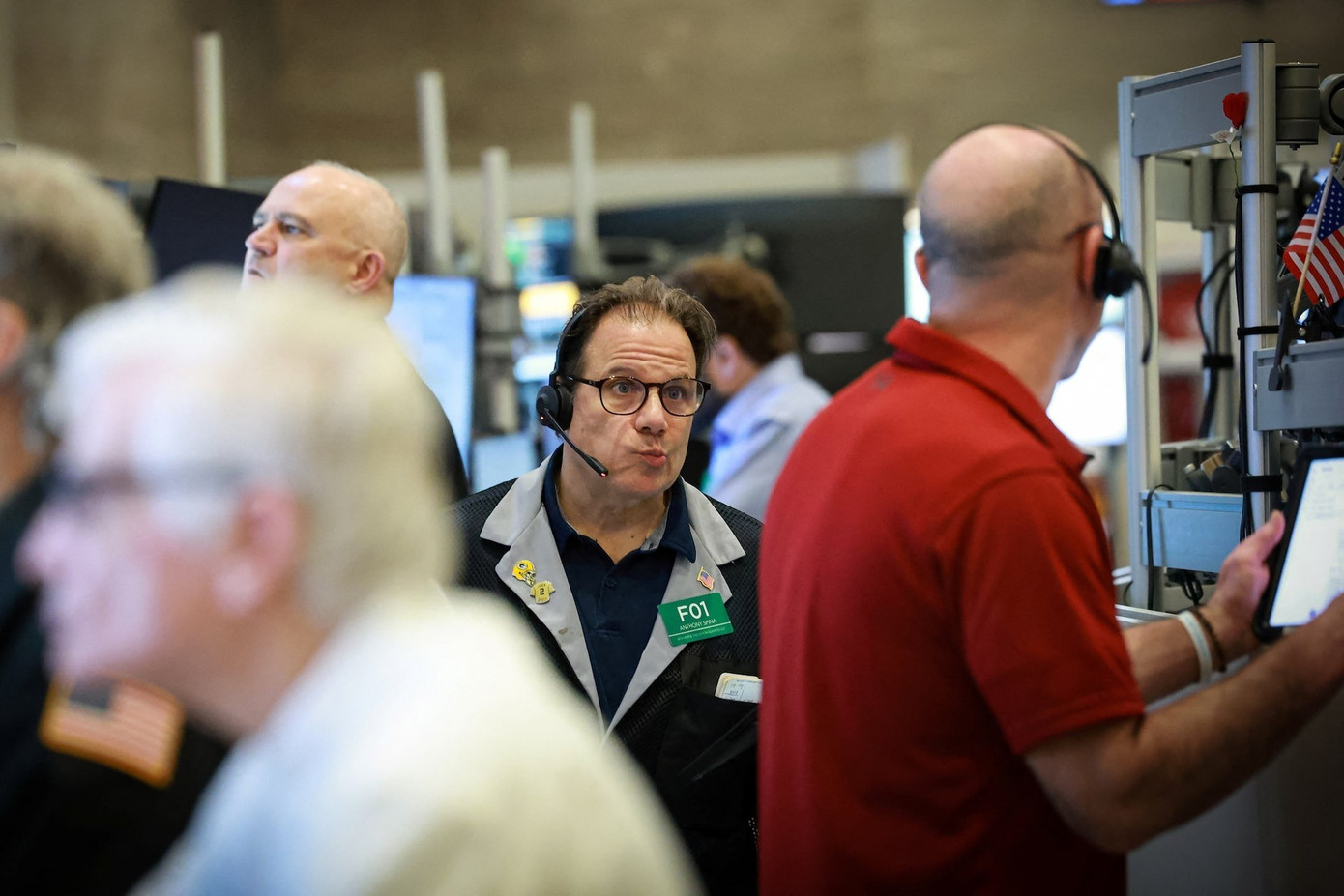 Giá dầu neo cao, chứng khoán giảm mạnh - Ảnh 2