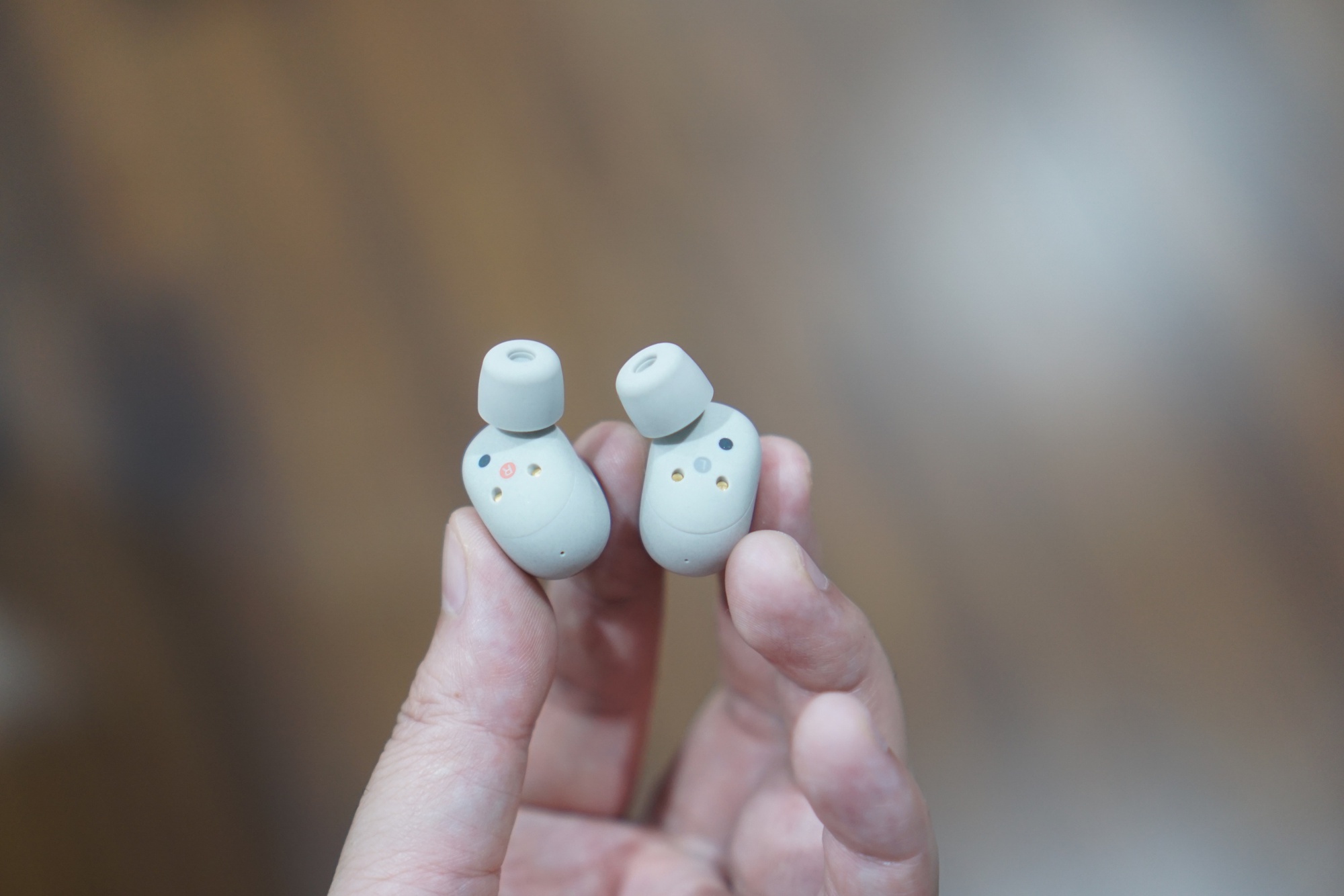 Dùng thử Sony WF-1000XM6: Tai nghe true wireless tiệm cận chuẩn mực hoàn hảo - Ảnh 3