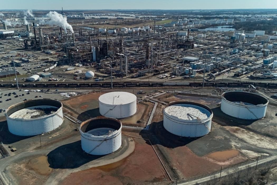 Một quốc gia Đông Á chuẩn bị giải phóng 80 triệu thùng dầu dự trữ - Ảnh 1