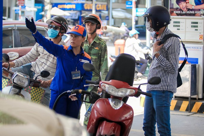 Đề xuất giảm thuế nhập xăng dầu về 0% để ứng phó tình hình Trung Đông - Ảnh 1