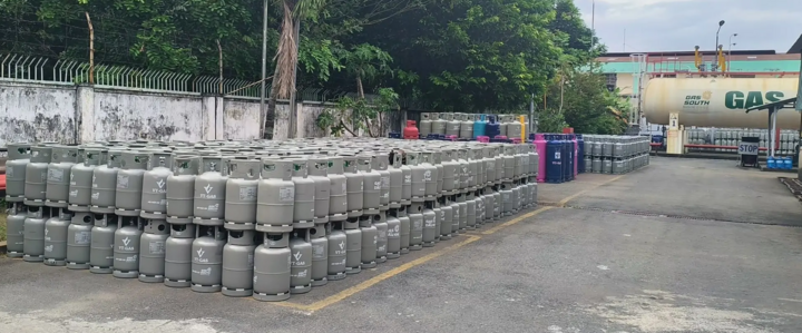 Giá gas tăng liên tục, doanh nghiệp điều chỉnh giá theo tuần - Ảnh 1