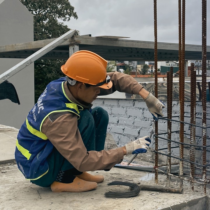 Giá vật liệu xây dựng tăng mạnh: Người dân, doanh nghiệp chật vật xoay xở - Ảnh 2