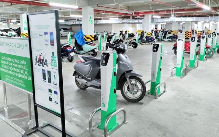 Giá xăng tăng, nhiều người tính chuyển sang xe điện - Ảnh 2