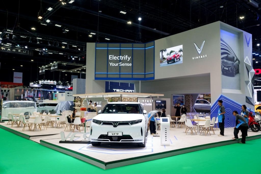 Giá xăng dầu nhảy múa vì căng thẳng Iran: Xe điện 'lên ngôi' tại Đông Nam Á, có ông lớn hạ giá bán lên tới hơn 12.000 USD/1 xe - Ảnh 1