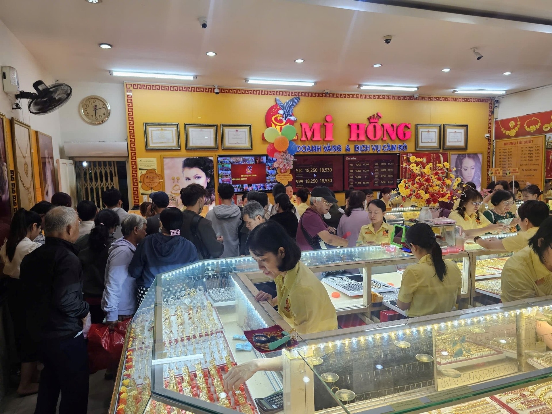 Chứng chỉ vàng: Chìa khóa khơi thông dòng vốn "nằm im" trong nền kinh tế - Ảnh 1