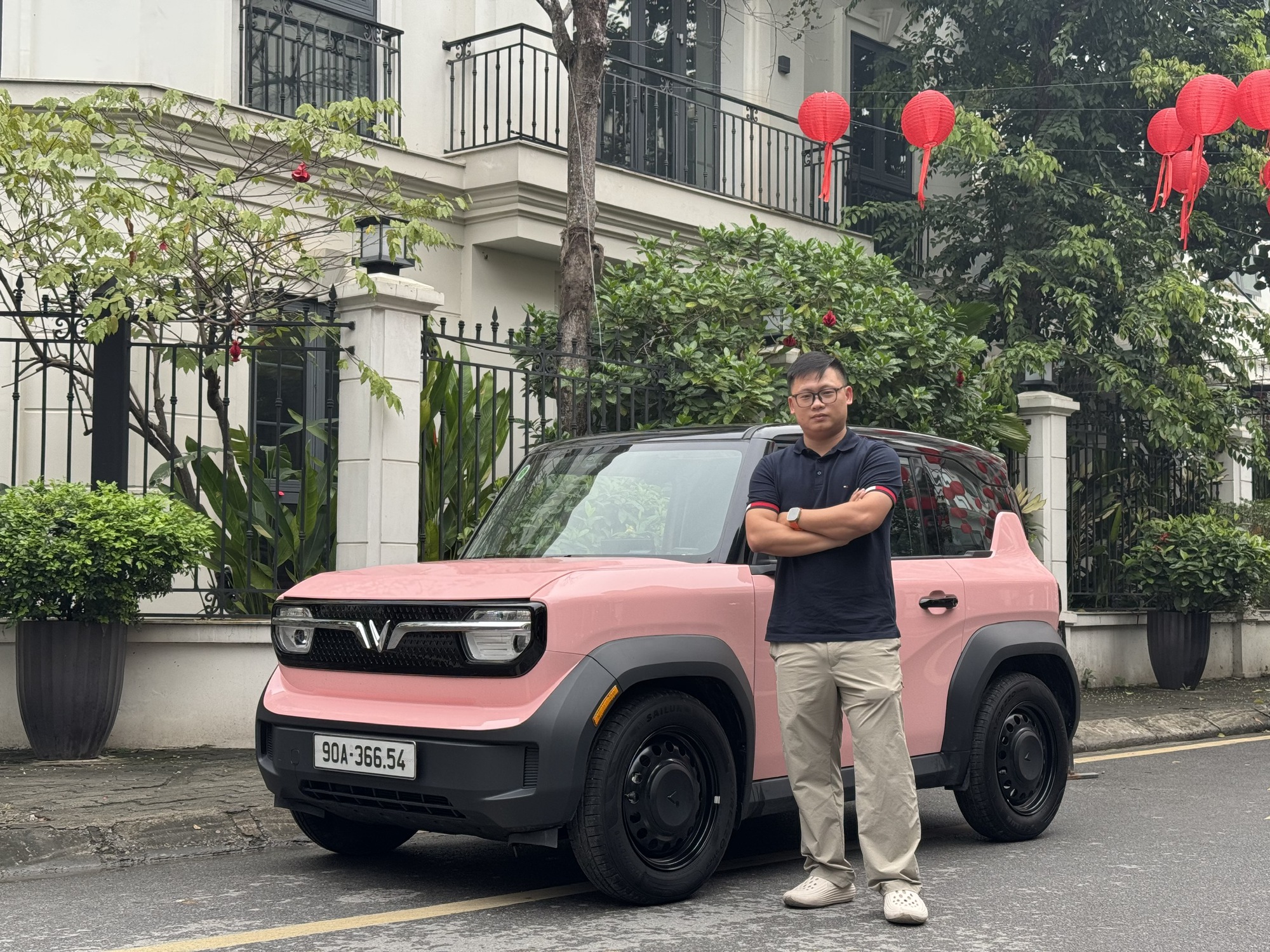 Chạy 4.000km/tháng, chủ xe VinFast VF 3: ‘Xe điện giờ tiện như xe xăng, đã thử cung Hà Nội-Huế ngon lành’ - Ảnh 1