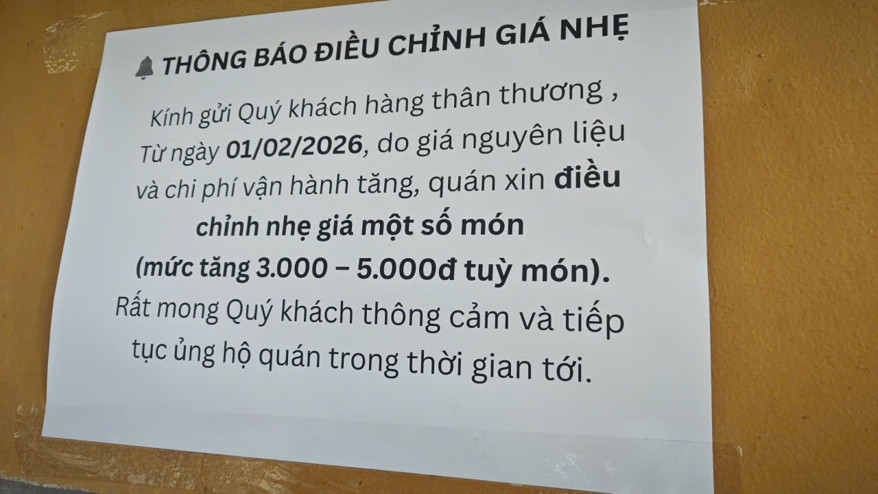 Hàng quán ở TP.HCM tăng giá sau Tết - Ảnh 1