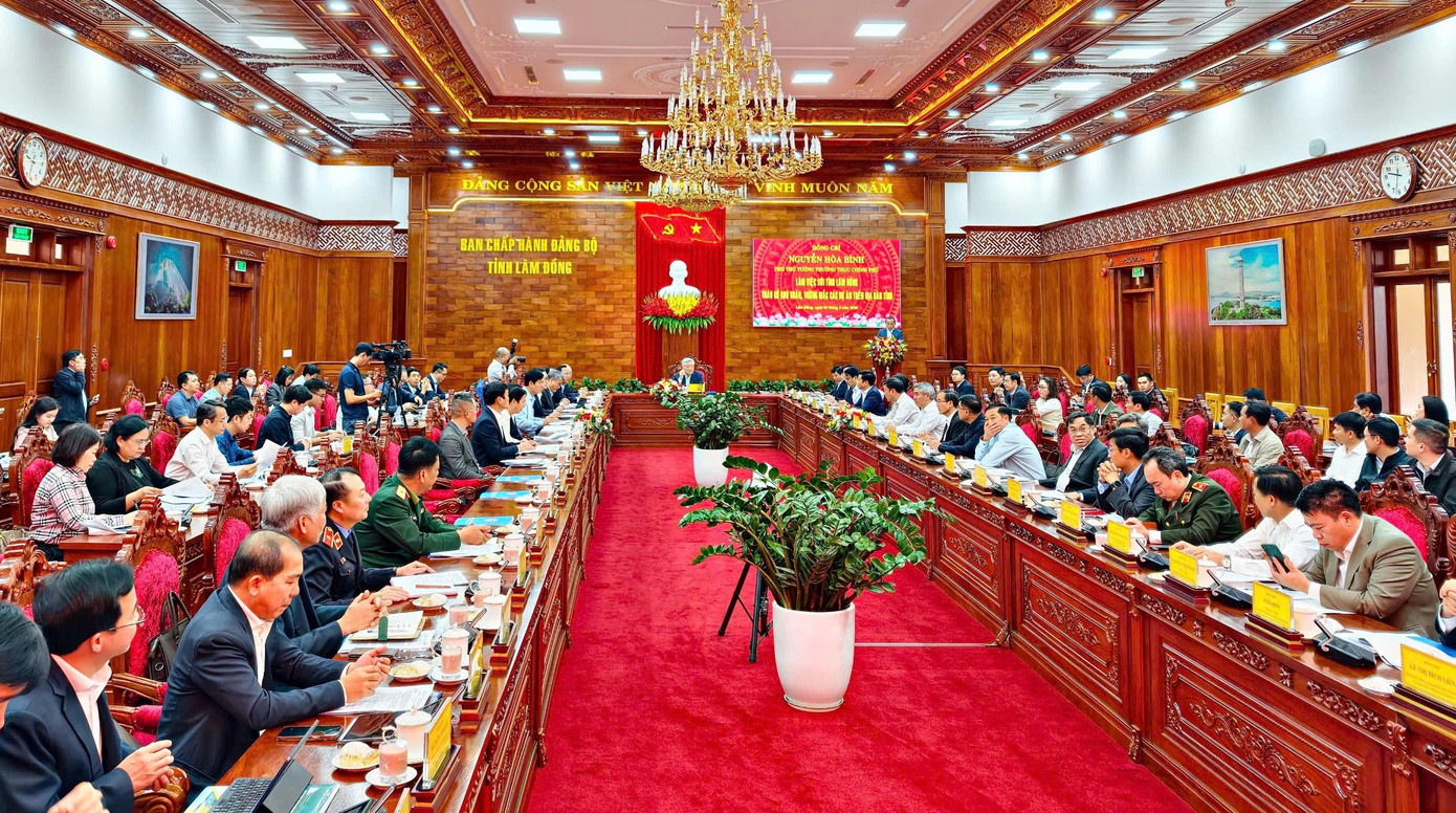 Phó Thủ tướng yêu cầu xem xét, xử lý sai phạm liên quan đến dự án sân golf Đồi Cù - Ảnh 1