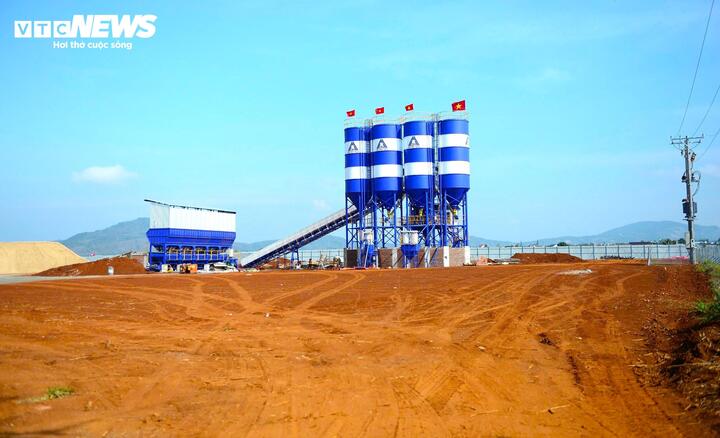 Đầu tư hơn 1.000 tỷ sửa chữa, nâng cấp sân bay thuộc tỉnh rộng nhất Việt Nam - Ảnh 3