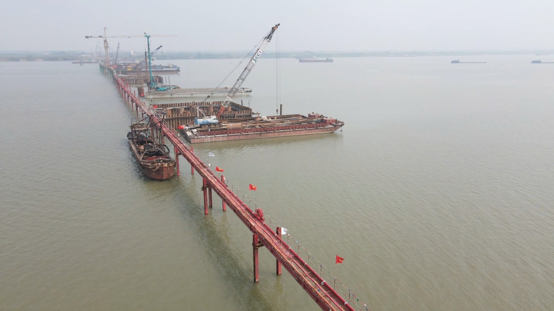 Đủ mặt bằng sạch, dự án cầu Hồng Hà vượt tiến độ - Ảnh 5