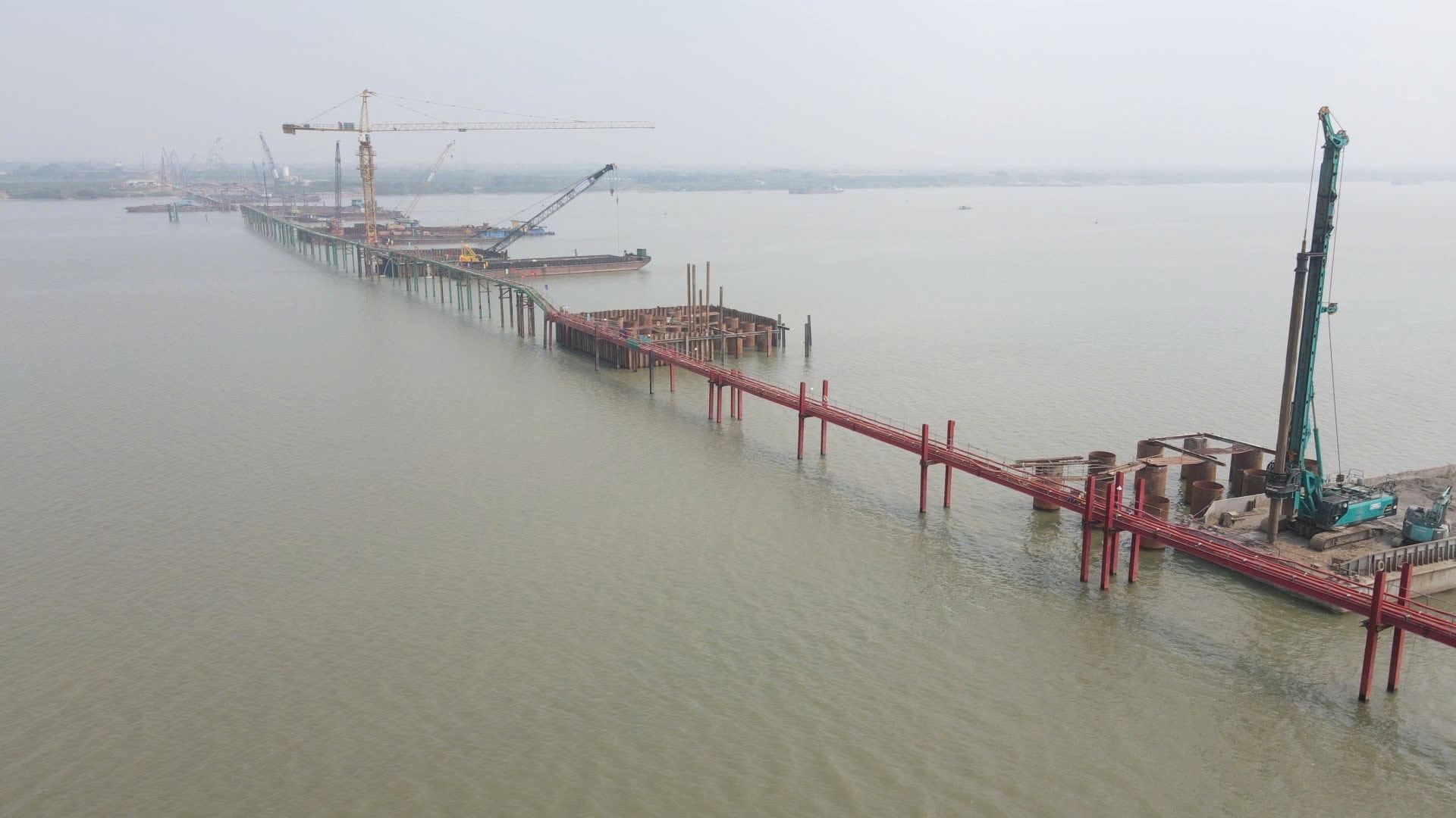 Đủ mặt bằng sạch, dự án cầu Hồng Hà vượt tiến độ - Ảnh 4