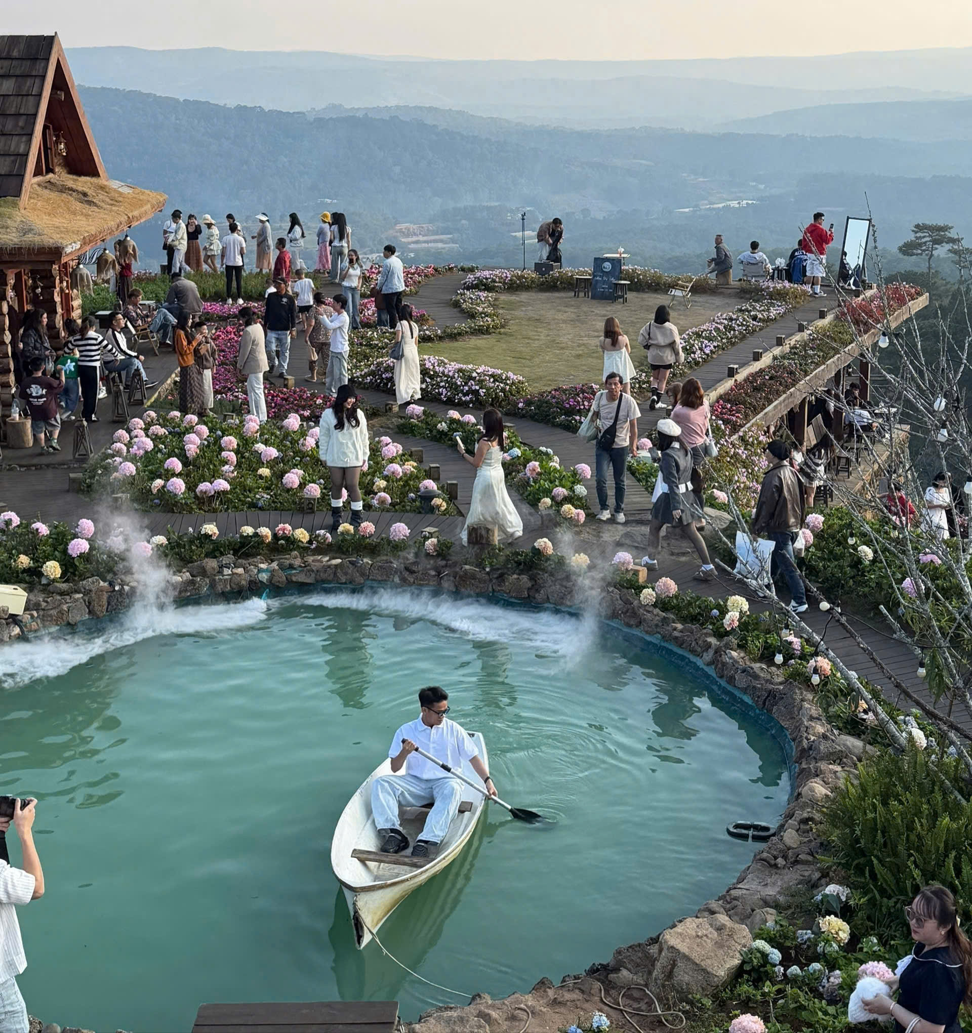 Chủ động phân luồng giao thông, kích cầu du lịch khi sân bay Liên Khương tạm đóng cửa - Ảnh 6