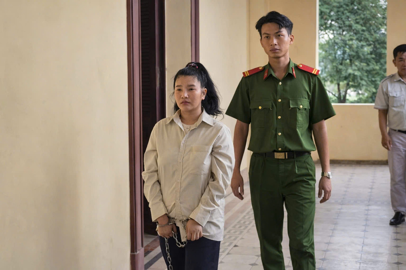 Nữ nhân viên ngân hàng lừa đồng nghiệp gần 30 tỷ đồng - Ảnh 2