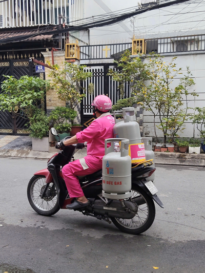 Quán ăn chật vật giữ giá - Ảnh 2