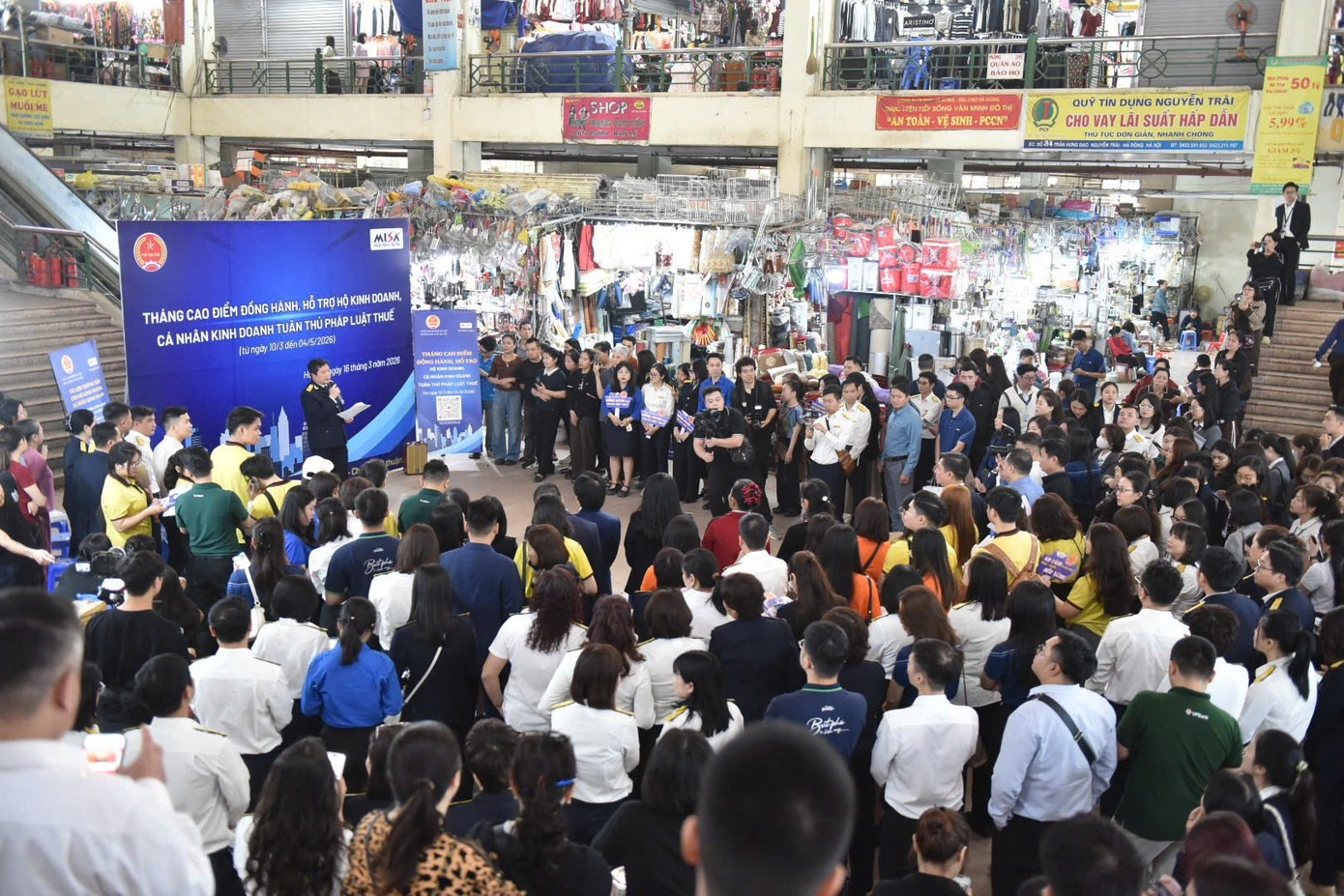 Lý do cán bộ thuế đến chợ gặp tiểu thương - Ảnh 1