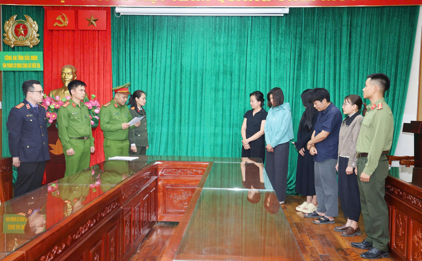 Khởi tố nhóm ‘cò’ làm giả hồ sơ, trục lợi chính sách nhà ở xã hội - Ảnh 1