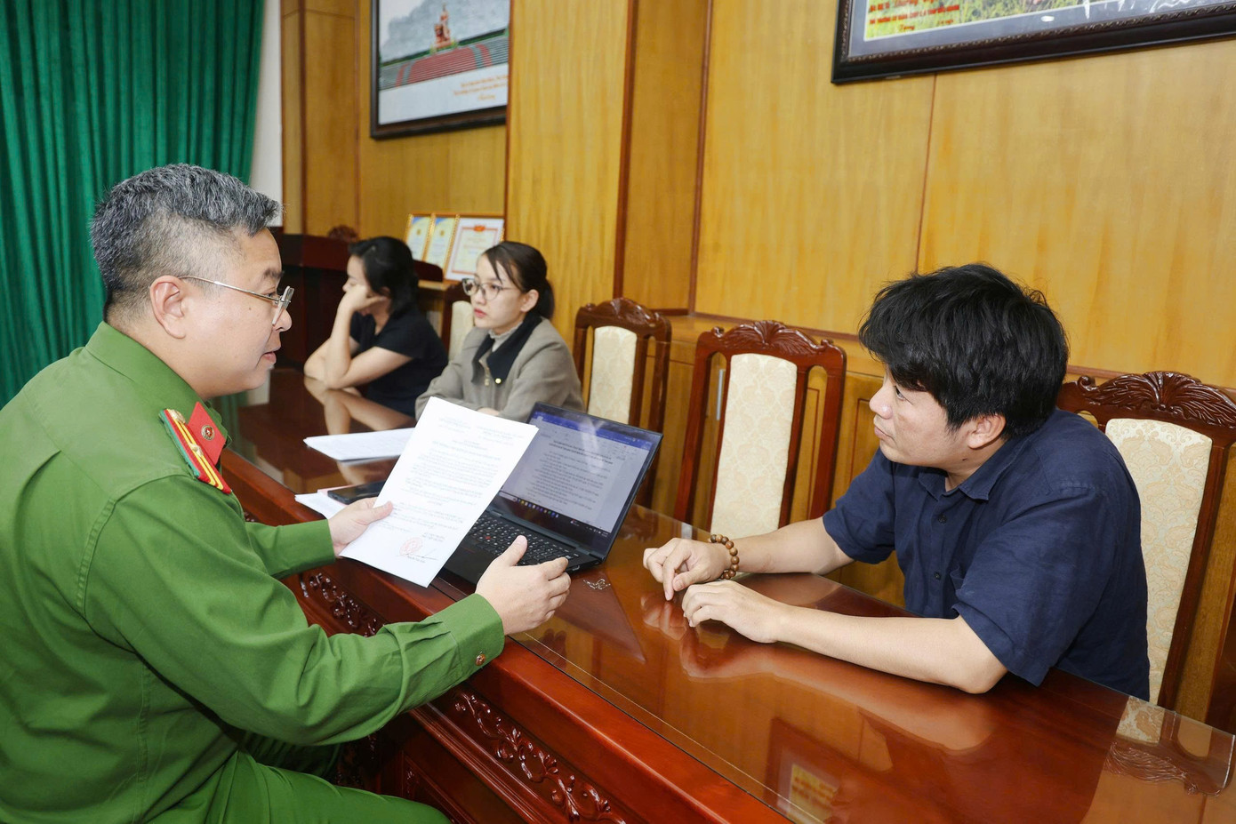 Khởi tố nhóm ‘cò’ làm giả hồ sơ, trục lợi chính sách nhà ở xã hội - Ảnh 2