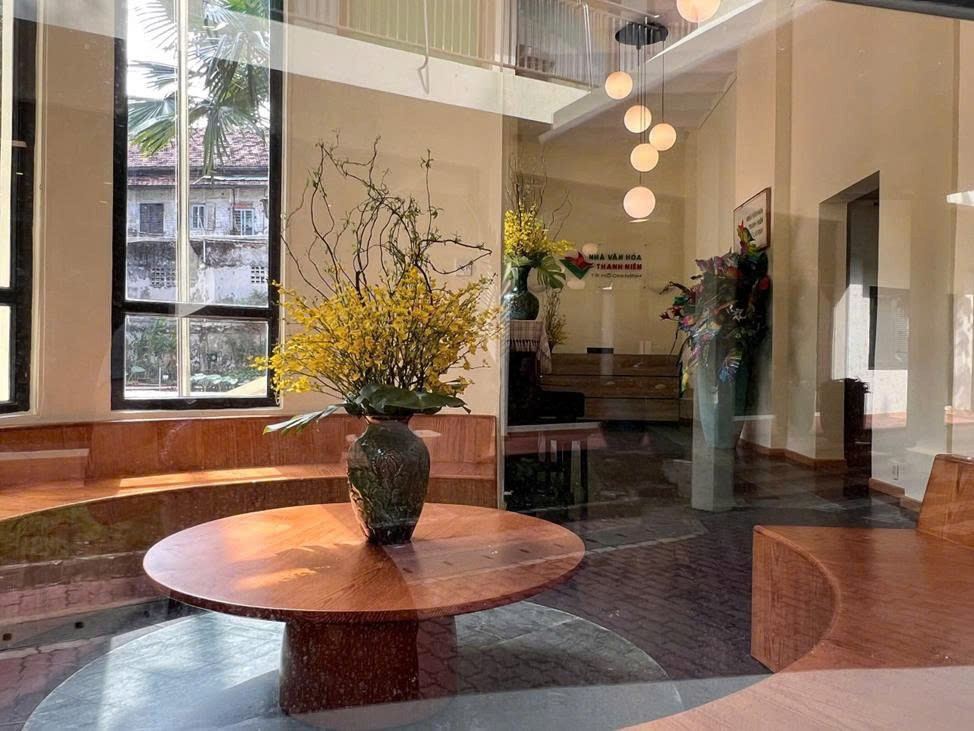 Lâu đài gần 100 tuổi giữa phố ở TPHCM bất ngờ gây sốt - Ảnh 12