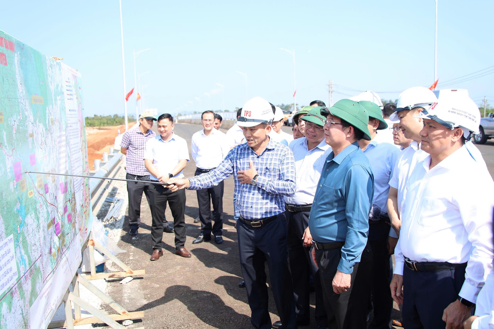 Đề xuất xây dựng hơn 5 km đường với tổng kinh phí 1.700 tỉ đồng - Ảnh 1