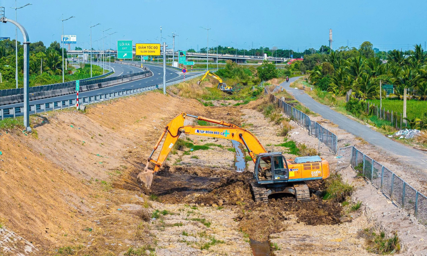 'Khát' vật liệu, dự án giao thông trọng điểm lo rủi ro tiến độ - Ảnh 1