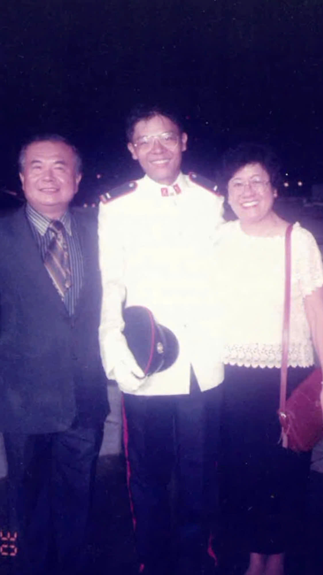 VIDEO: Thủ tướng Singapore Lawrence Wong “bắt trend” 1990, dân mạng phát sốt - Ảnh 6