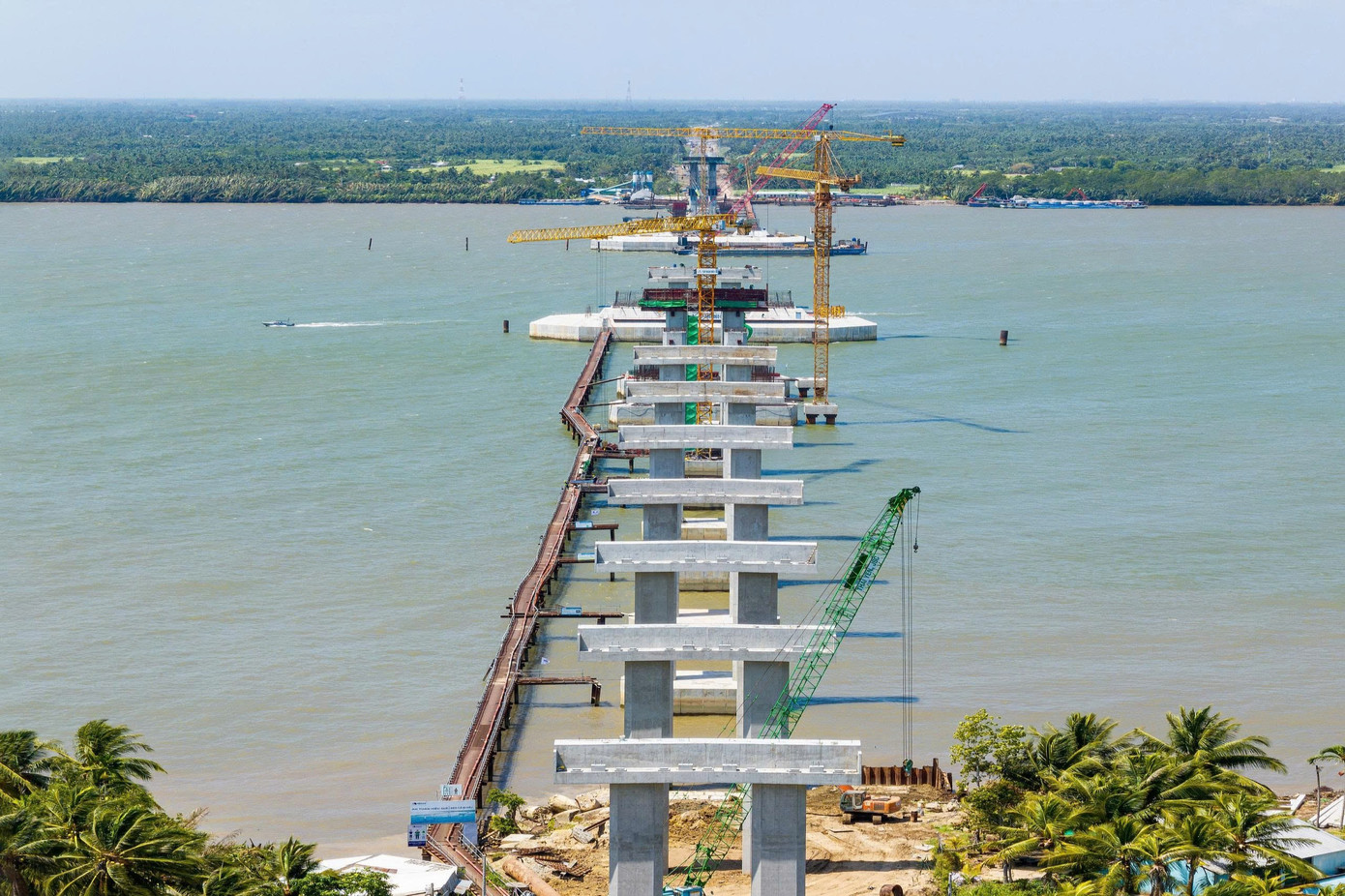 'Khát' vật liệu, dự án giao thông trọng điểm lo rủi ro tiến độ - Ảnh 2