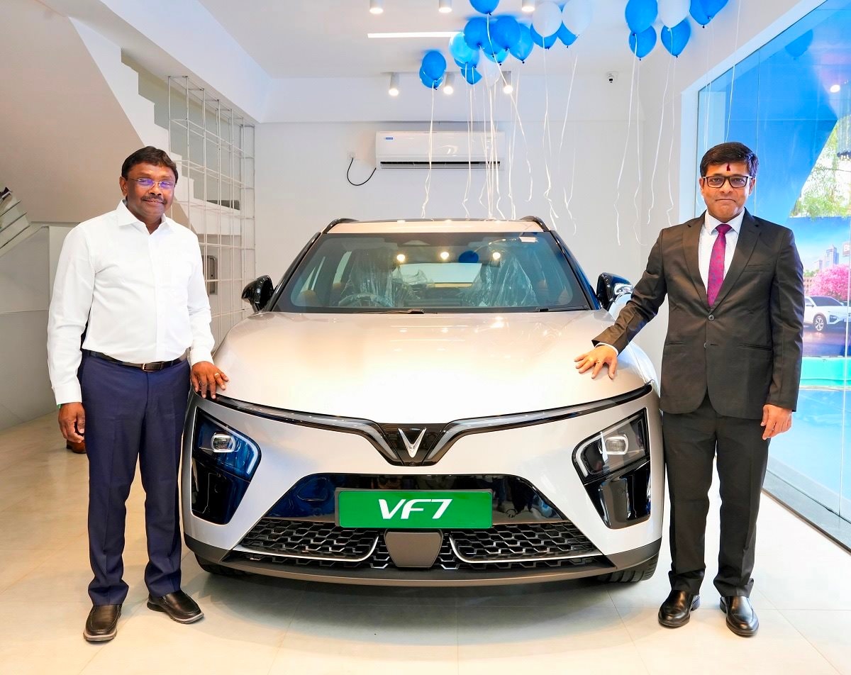 VinFast khai trương showroom thứ 50 tại quốc gia tỷ dân - Ảnh 1