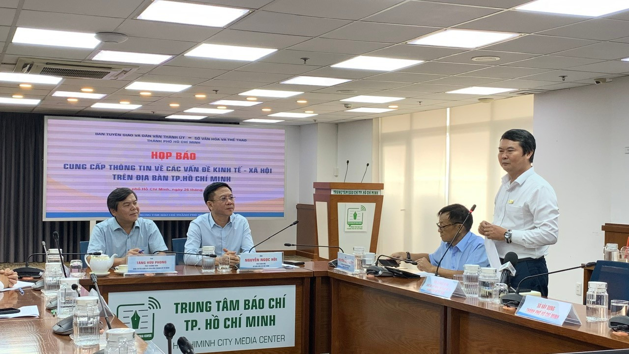 Đại dự án tại TP.HCM thiếu nghiêm trọng nhựa đường và cát để thi công - Ảnh 2