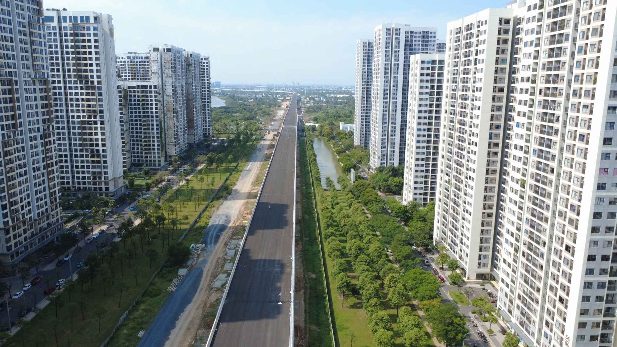 Hình ảnh công trường đường Vành đai 3 TPHCM trong sáng 31-3 - Ảnh 14