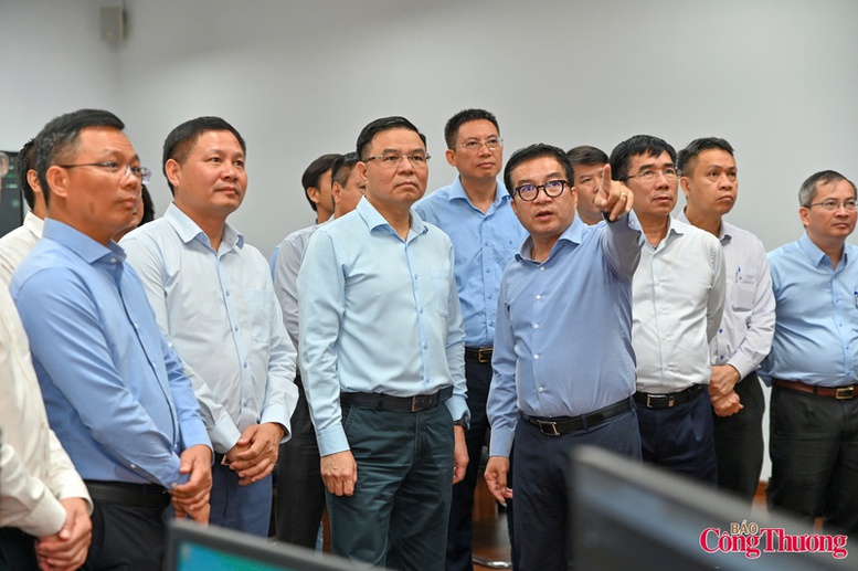 Quyền Bộ trưởng Bộ Công Thương Lê Mạnh Hùng làm việc với Lọc hóa dầu Bình Sơn - Ảnh 2