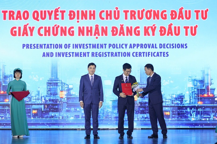Thanh Hóa trao quyết định đầu tư, biên bản ghi nhớ cho 42 dự án trị giá gần 4 tỉ USD - Ảnh 3