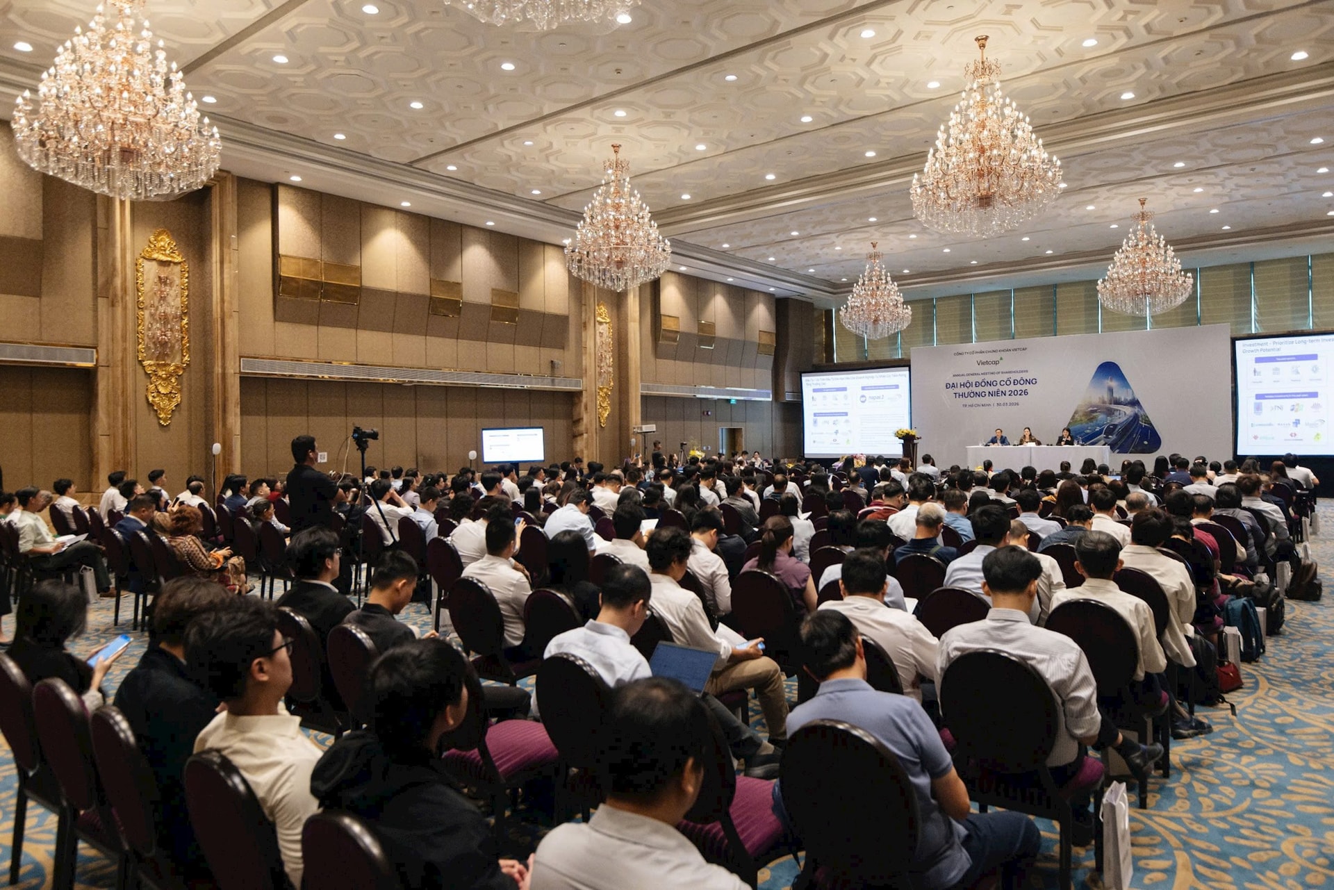 Chủ tịch Vietcap Nguyễn Thanh Phượng chốt kế hoạch lợi nhuận kỷ lục 2.300 tỷ, 'tiến quân' sang Singapore - Ảnh 3