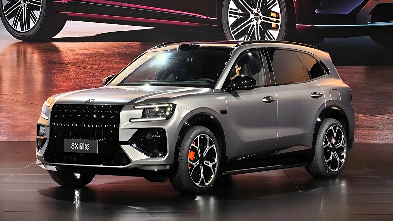 Zeekr 8X chốt giá quy đổi hơn 1,4 tỷ đồng ở sát Việt Nam: Cùng cỡ Explorer, máy hybrid cắm sạc, mạnh ngang siêu xe - Ảnh 1