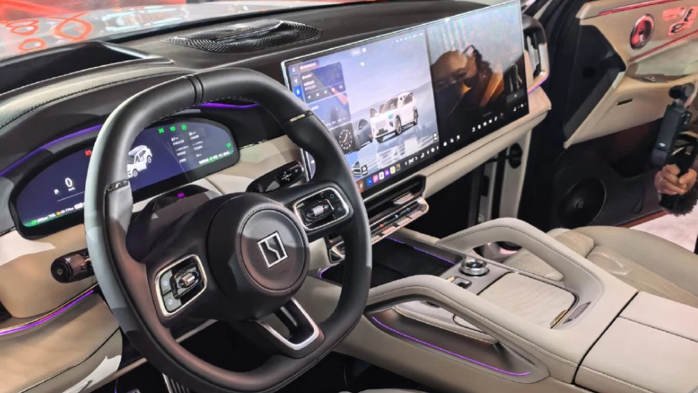 Zeekr 8X chốt giá quy đổi hơn 1,4 tỷ đồng ở sát Việt Nam: Cùng cỡ Explorer, máy hybrid cắm sạc, mạnh ngang siêu xe - Ảnh 4