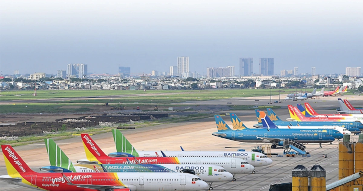 Giá vé máy bay chịu sức ép lớn khi xăng Jet A1 vọt lên 220 USD/thùng