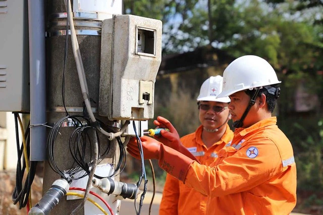 EVNSPC chủ động nhiều giải pháp đảm bảo điện mùa nắng nóng - Ảnh 1