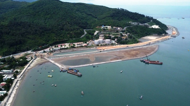 Đà Nẵng sắp có cảng container 1,75 tỉ USD - Ảnh 1