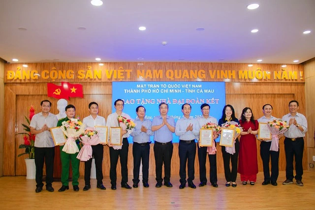Saigontourist Group trao tặng phí xây dựng 2 căn nhà Đại đoàn kết tại tỉnh Cà Mau - Ảnh 1