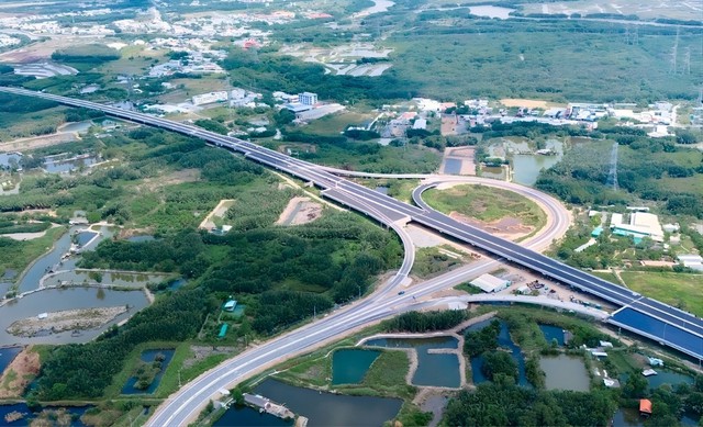 Khu tây TP.HCM: Dòng tiền đổ về mạnh, nhưng sức mua vẫn dồn vào trung tâm - Ảnh 1