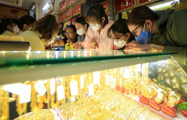 Thị trường tài chính chao đảo - Ảnh 1