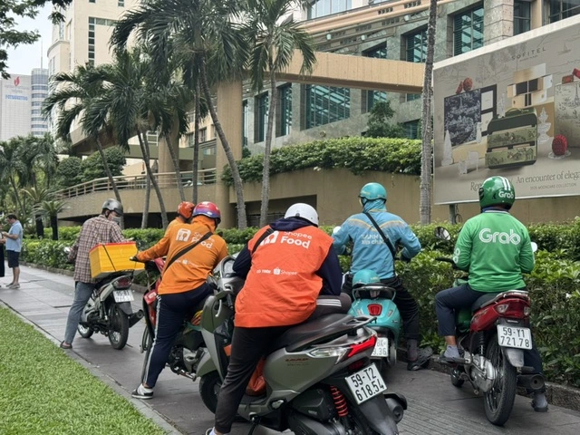 Tài xế xe công nghệ được hỗ trợ phí nhiên liệu - Ảnh 1